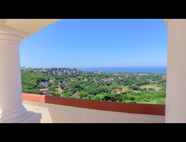 4 BEDROOM APARTMENT FOR SALE IN LA LUCIA